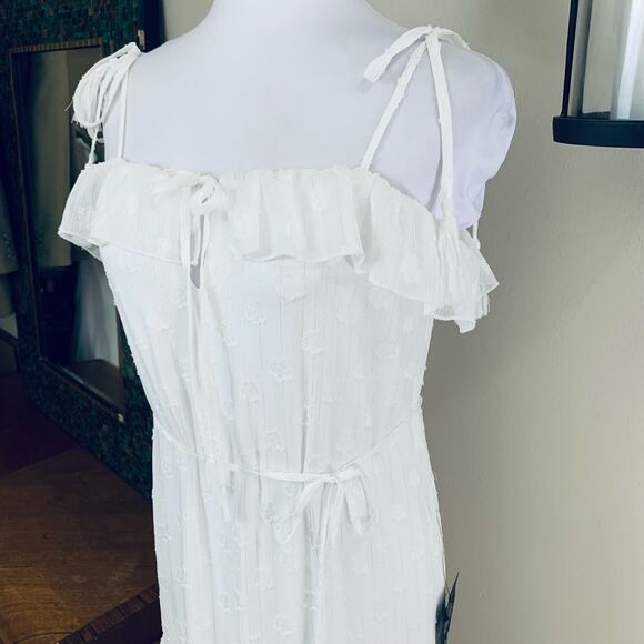 NEW Lulus Size M Easily Adored Burnout Floral Tiered Midi Dress White Ruffle - Picture 7 of 16